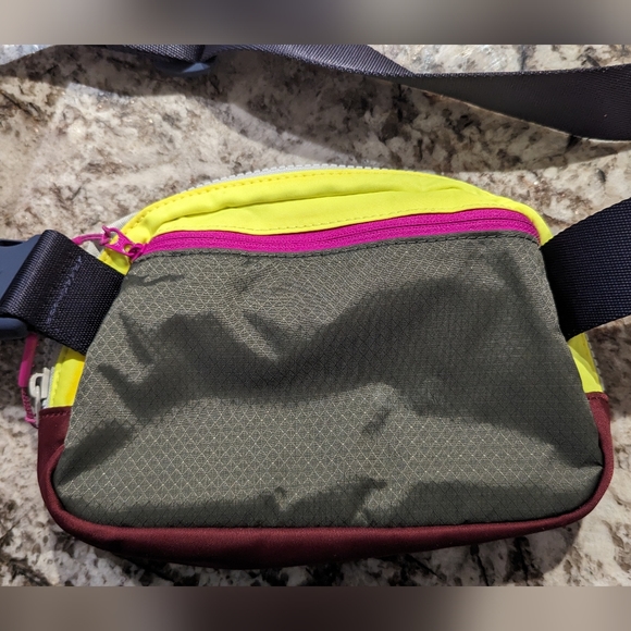 Lululemon Everywhere Belt Bag 1L NWOT - Picture 6 of 7